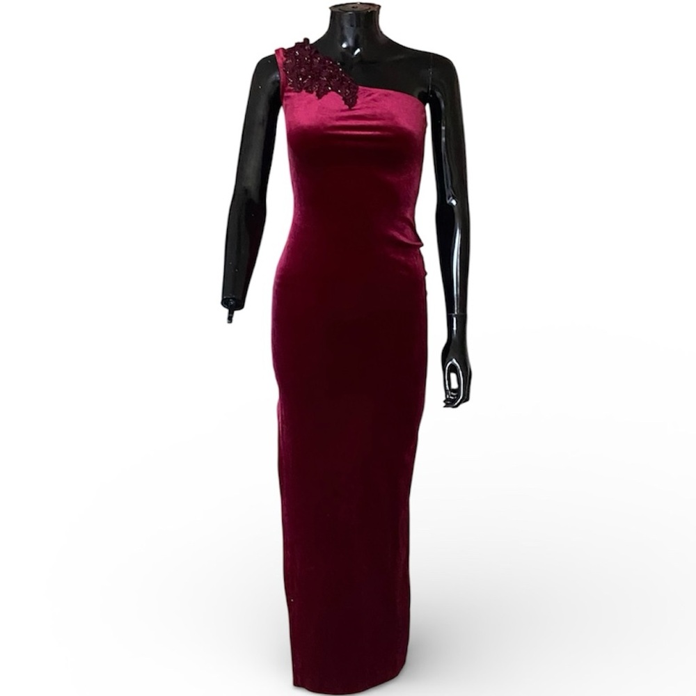 La Perla One-Shoulder Velvet Gown in Wine Red with beaded roses